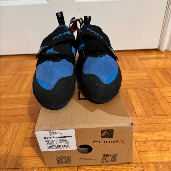 Rock climbing shoes - Picture 1 of 4